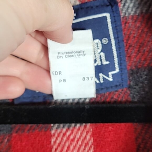Vintage Woolrich Women Wool Chore Coat Size S Red Plaid Hooded Barn Zip Button - Picture 13 of 16